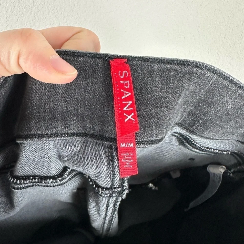 Spanx Black Distressed Pull On Jeggings Jeans Size Medium